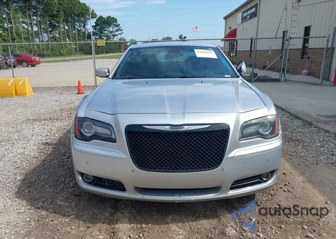 2012 Chrysler 300 S V8 z USA, uszkodzony, nr VIN 2C3CCADT0CH311897